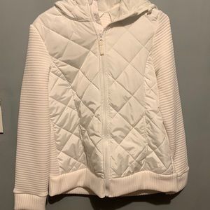 Literally brand new, got it from my great grandma but doesn’t fit!